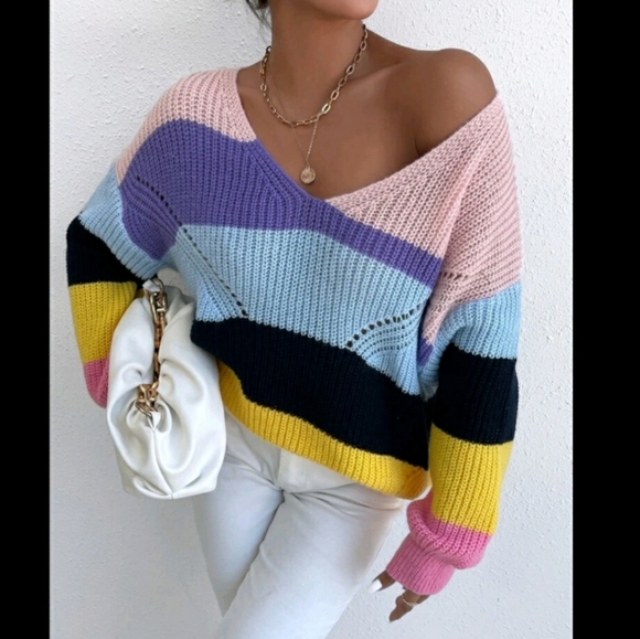 V-neck Colorblock Sweater Blouse - Picture 2 of 7